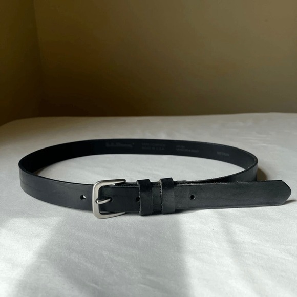 Vintage L.L. Bean Black Leather Belt 90s Made in USA Cowhide Silver Buckle 32 - Picture 1 of 9